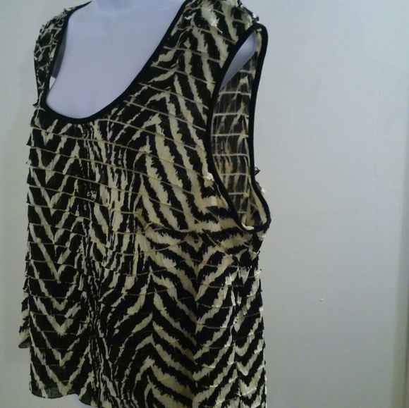 K Woman Collection Shell Blouse - Picture 5 of 8